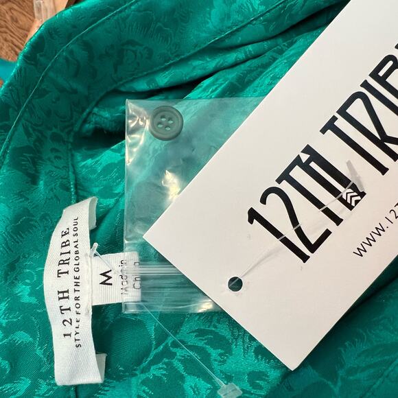 NWT 12th Tribe Green Silky Shirt Dress Long Sleeved Size Medium - Picture 8 of 11